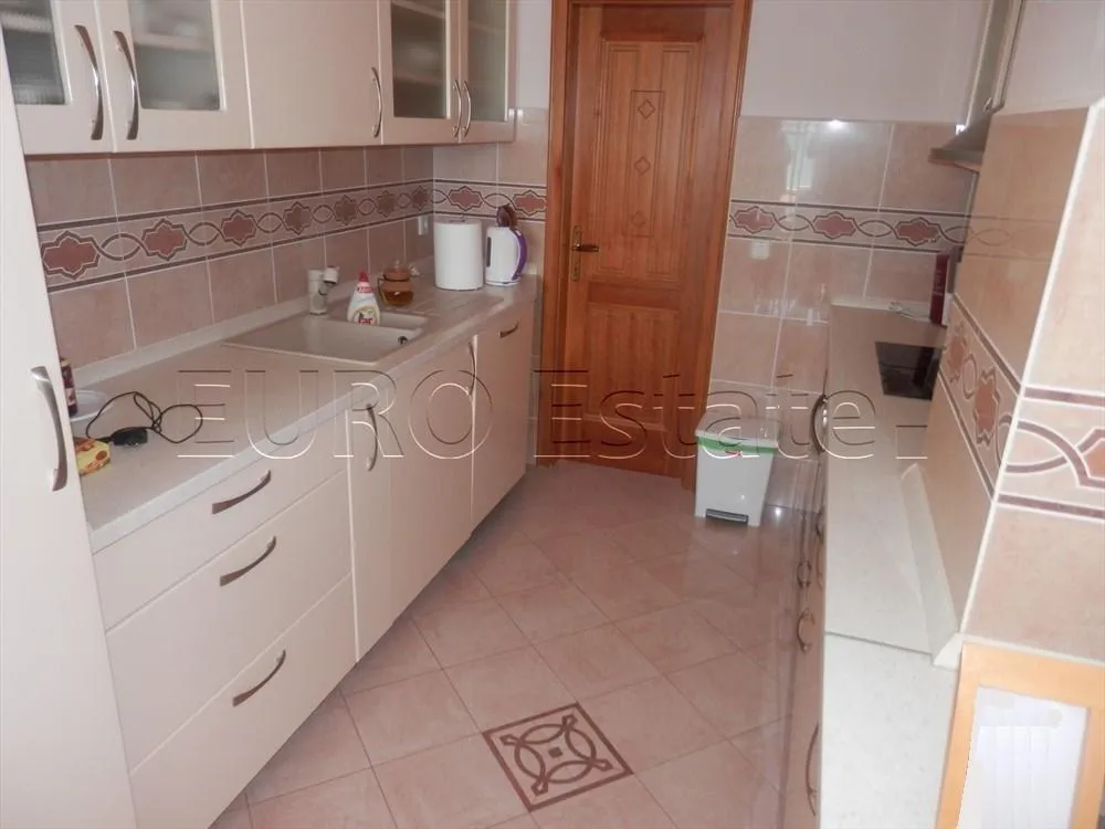 srima; luksuzna višekatnica s 5 apartmana, 30 metara od mora ! - slika 27