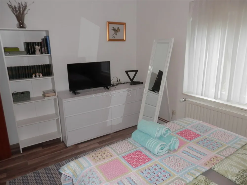 kuća sa dva stana, ukupne površine 200 m2, na mirnoj lokaciji u prirodi - slika 34