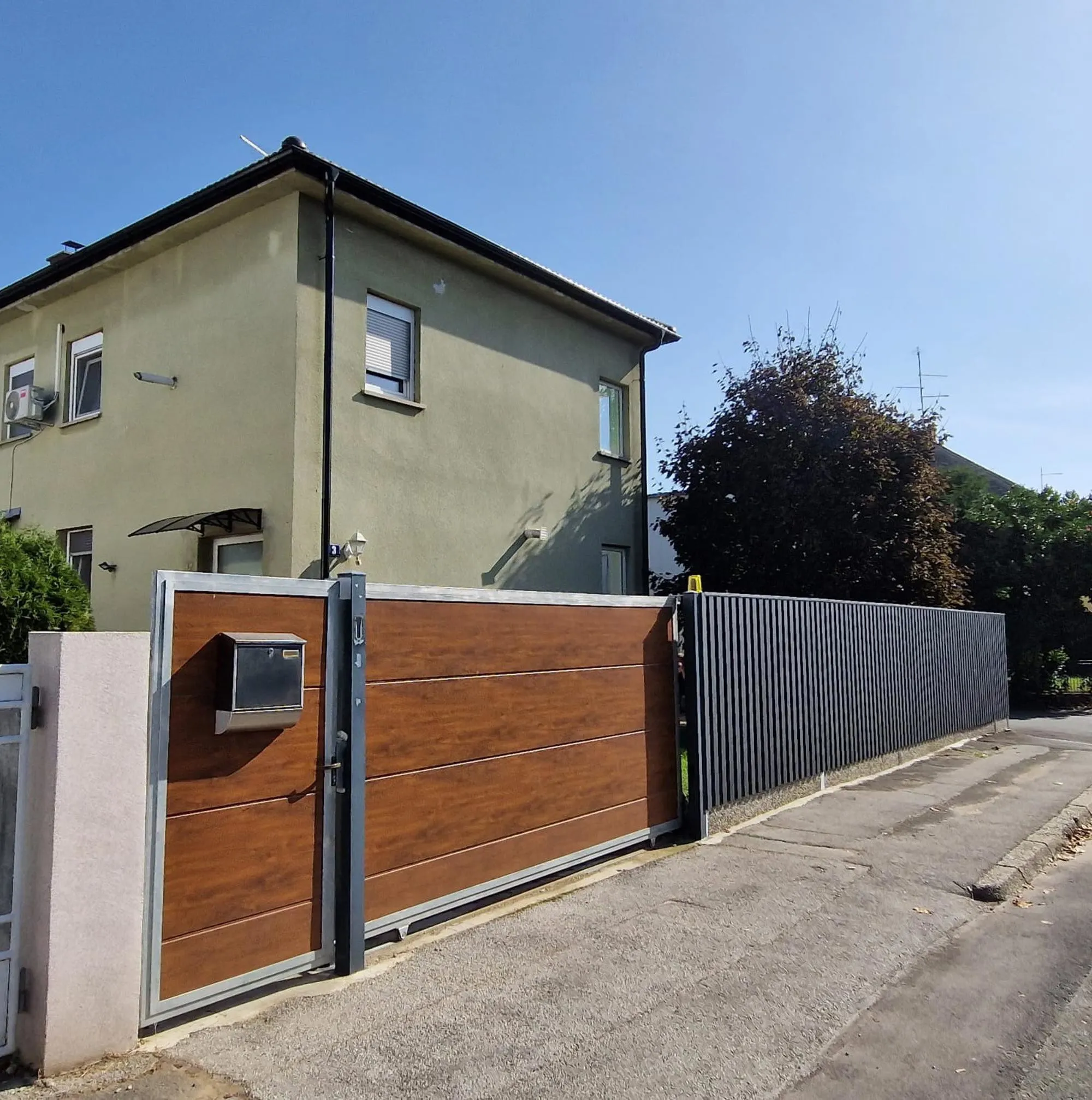 varaždin: renovirana dvojna kuća površine 135 m2, sa garažom i dvorištem - slika 3