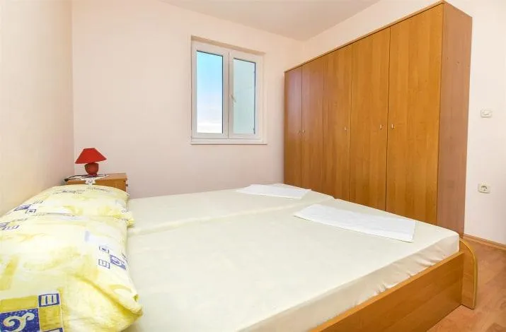 novalja: apartmanska zgrada od 700 m2, 8 apartmana, pogled na more ! - slika 17
