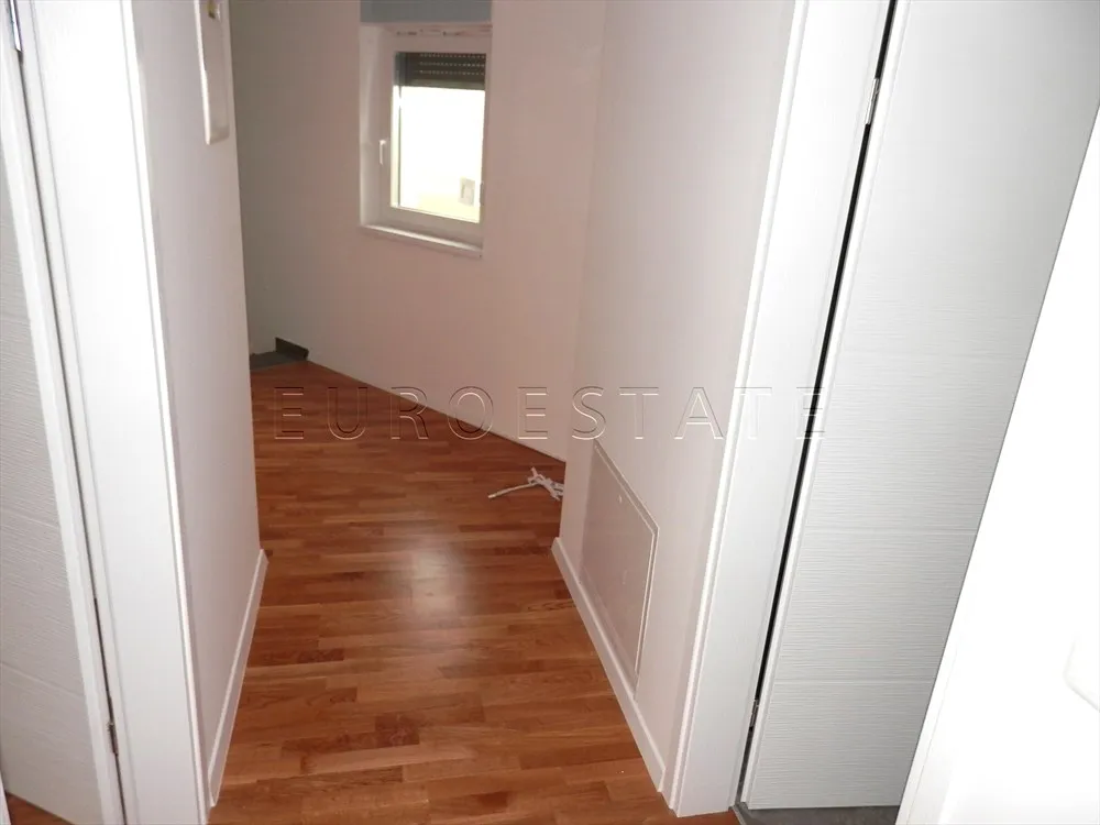 sračinec: dvoetažni 4-sobni stan sa dvorištem i parkiralištem, sveukupne površine 253 m2, novogradnja - slika 16