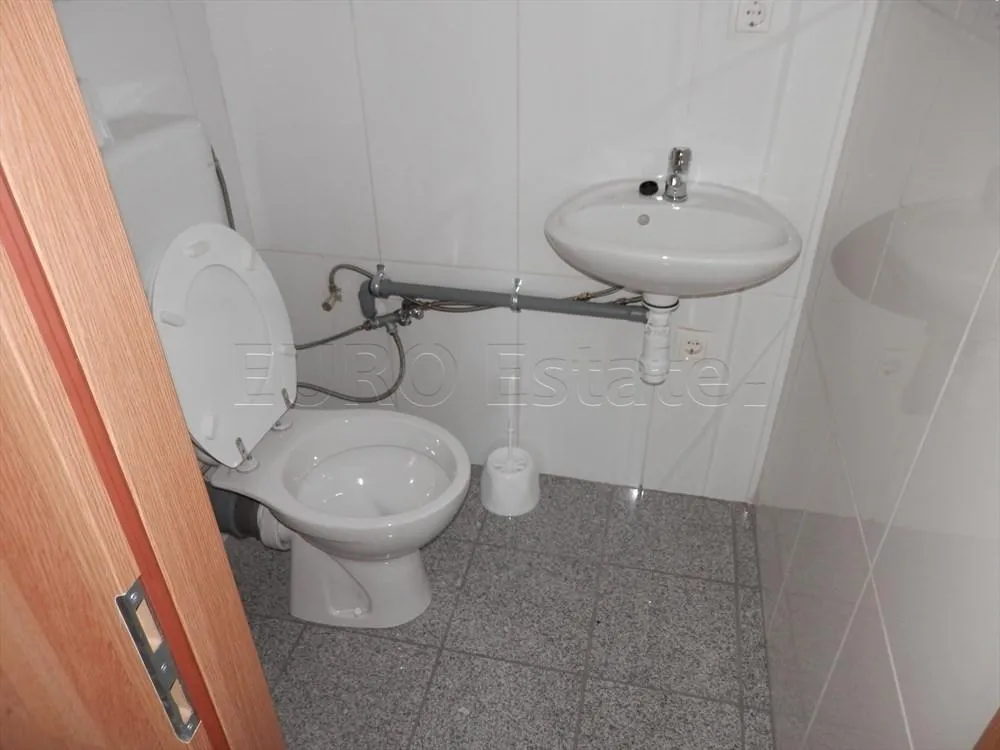 varaždin: poslovna zgrada za razne namjene, 264 m2, parcela 2000 m2 - slika 31