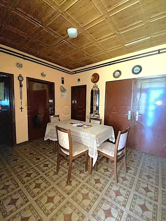 prelog: kuća sa pomoćnim zgradama i velikim zemljištem na prodaju, 254,42 m2 bruto - slika 15