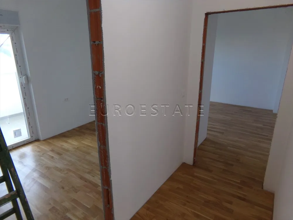sračinec: dvoetažni 4-sobni stan sa dvorištem i parkiralištem, sveukupne površine 275 m2, novogradnja - slika 19