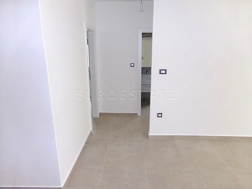 šimuni: nov, 4 - sobni stan, 121.93 m2 + vrt i parking, bruto 214.28 m2 - slika 15