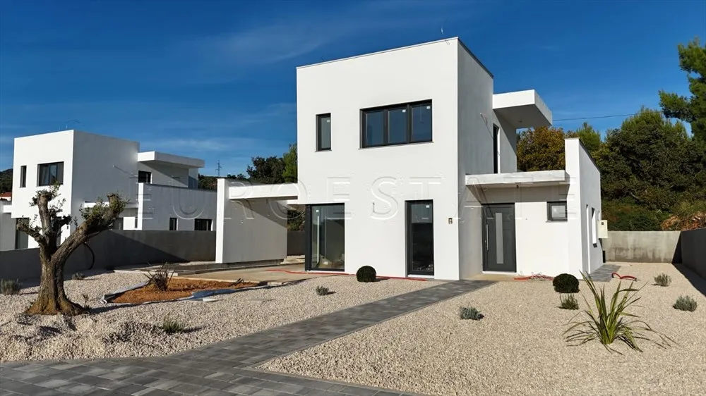 rab: luksuzna kuća površine 160 m2 sa bazenom od 20 m2 - slika 5