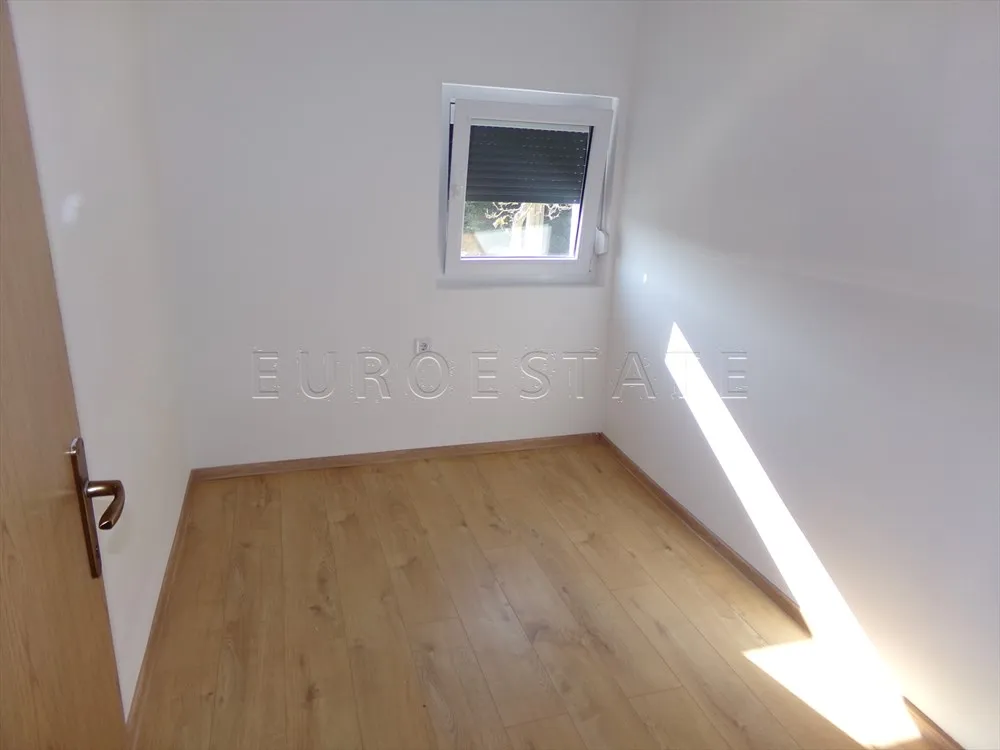 hrastovsko: renovirana kuća sa dva odvojena stana, ukupno 188 m2 - slika 27