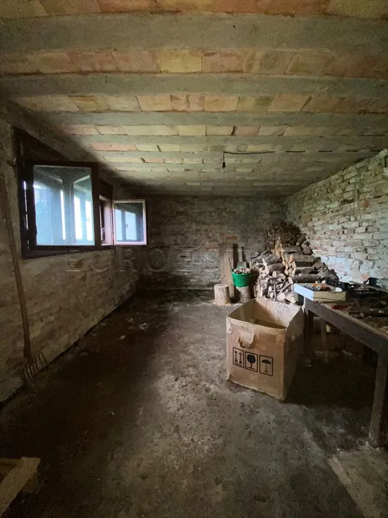 prelog: kuća sa pomoćnim zgradama i velikim zemljištem na prodaju, 254,42 m2 bruto - slika 33
