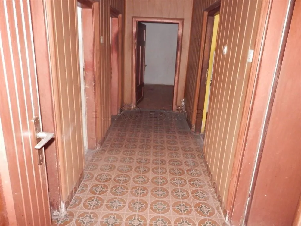 visoko: prostrana kuća katnica od 230 m2 sa dvorištem od 2100 m2 - slika 9