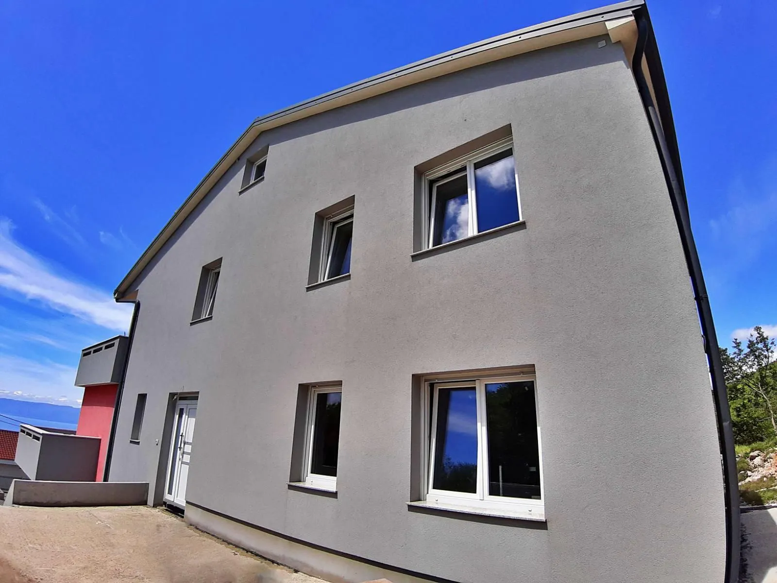 hreljin: novogradnja, dvokatnica od 634 m2 sa tri stana, vrt od 700 m2 - slika 40