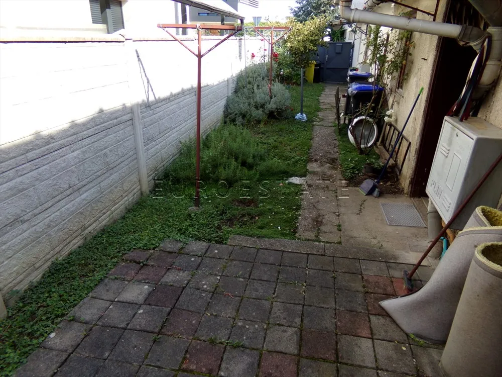 Varaždin: 2-sobni stan sa dvorištem, 58 m2