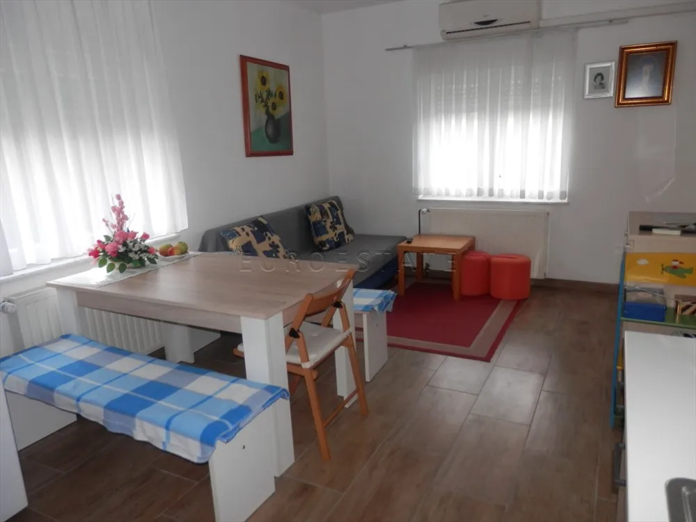 kuća sa dva stana, ukupne površine 200 m2, na mirnoj lokaciji u prirodi - slika 26