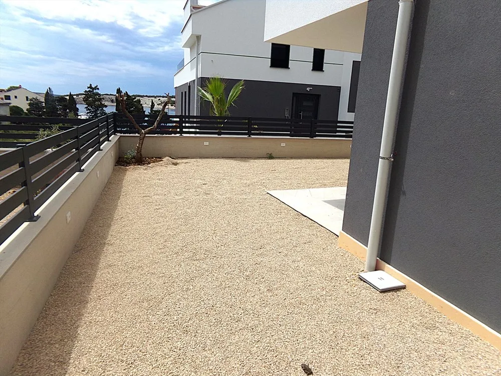 šimuni: nov, 4 - sobni stan, 121.93 m2 + vrt i parking, bruto 214.28 m2 - slika 6