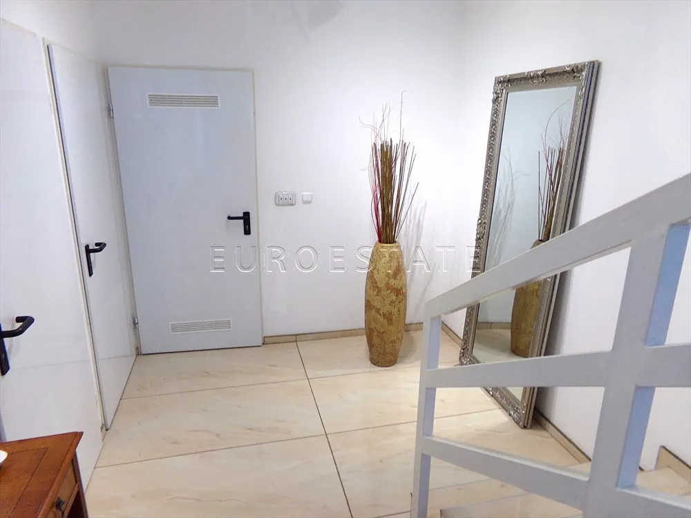 varaždin: prostran trosobni stan površine 140 m2 - slika 12
