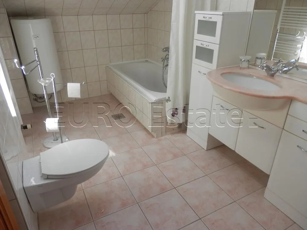 srima; luksuzna višekatnica s 5 apartmana, 30 metara od mora ! - slika 34