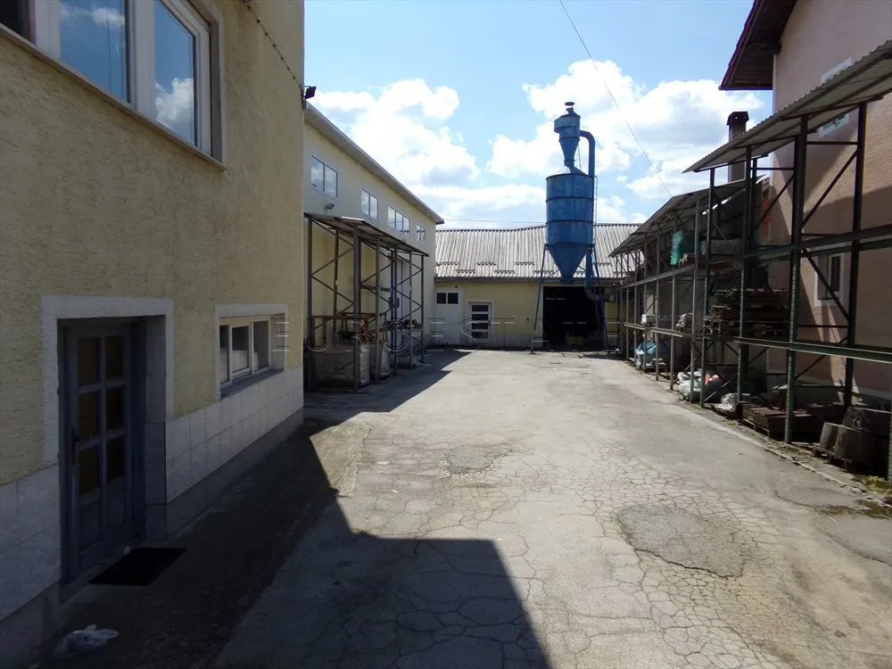 jurketinec: poslovni prostor sa skladištem, radionom i stanom, 1110 m2 - slika 3
