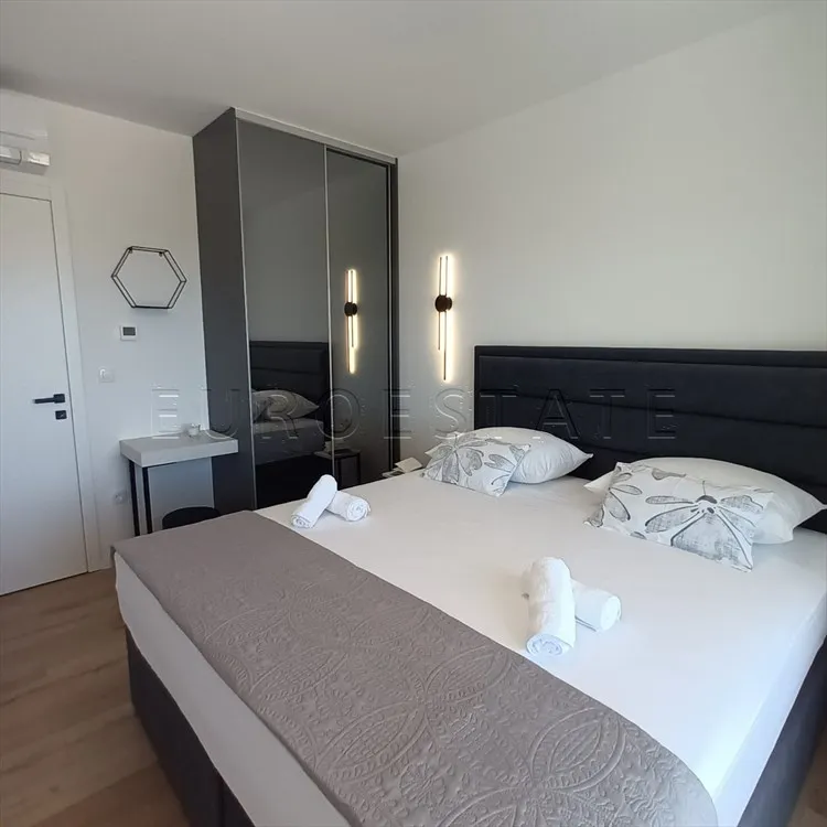 rovanjska: nova moderna vila površine 320 m2 sa bazenom i pogledom na more - slika 24