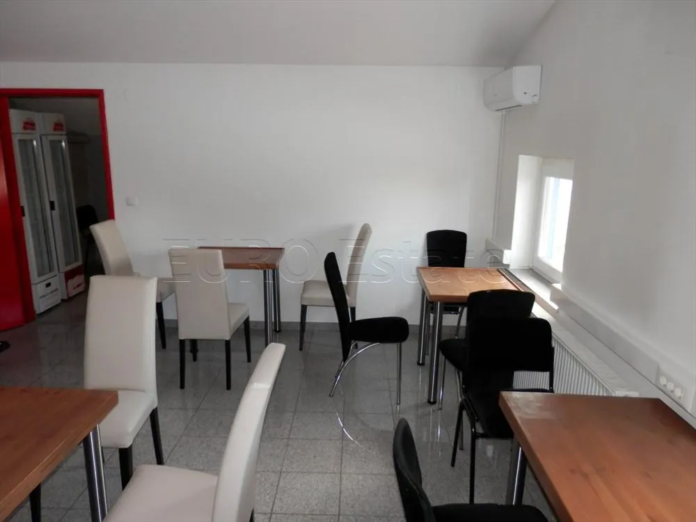varaždin: poslovna zgrada za razne namjene, 264 m2, parcela 2000 m2 - slika 28