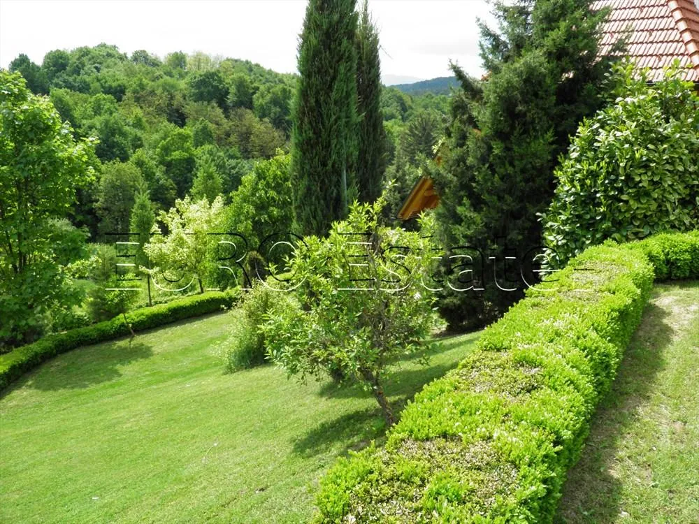 gornja voća: luksuzna kuća za odmor, 200 m2, 3200 m2 okućnice, bazen - slika 15