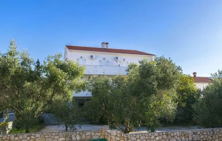 novalja: apartmanska zgrada od 700 m2, 8 apartmana, pogled na more ! - slika 7