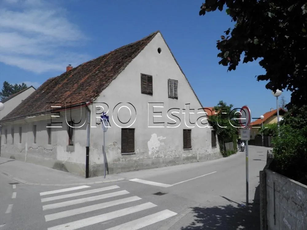 kuća u centru varaždina; prizemnica 160 m2, parcela 552 m2 - slika 2