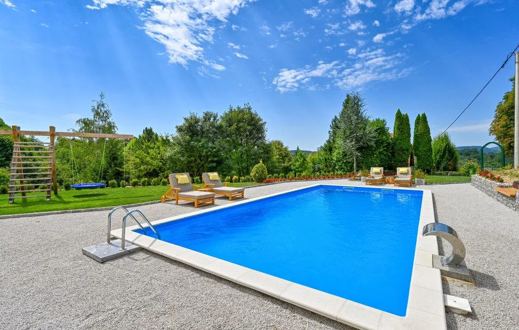 Gornja Voća: luksuzna kuća za odmor, 200 m2, 3200 m2 okućnice, bazen - Donja Voća