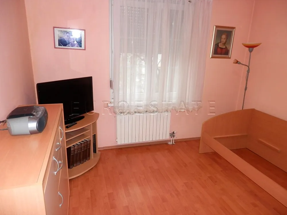 varaždin: trosobni stan od 80.50 m2, etažno grijanje, odlična lokacija - slika 21