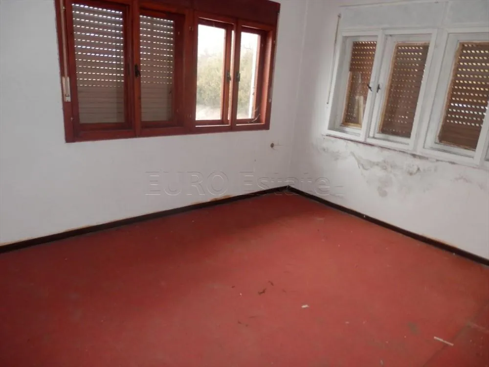 visoko: prostrana kuća katnica od 230 m2 sa dvorištem od 2100 m2 - slika 18