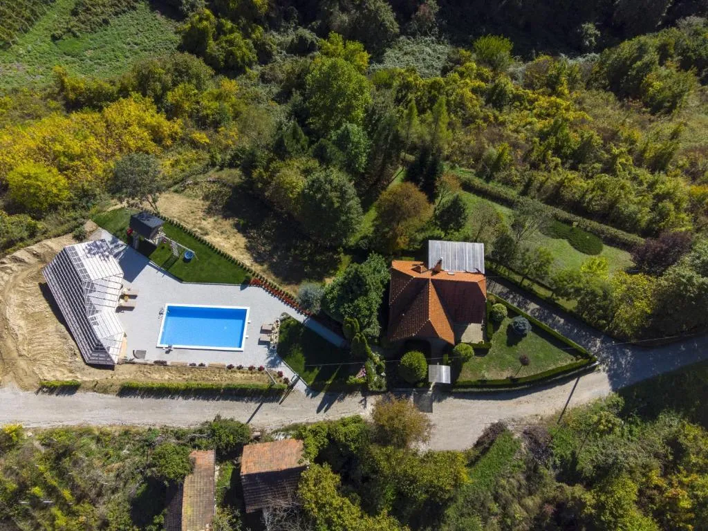 gornja voća: luksuzna kuća za odmor, 200 m2, 3200 m2 okućnice, bazen - slika 6
