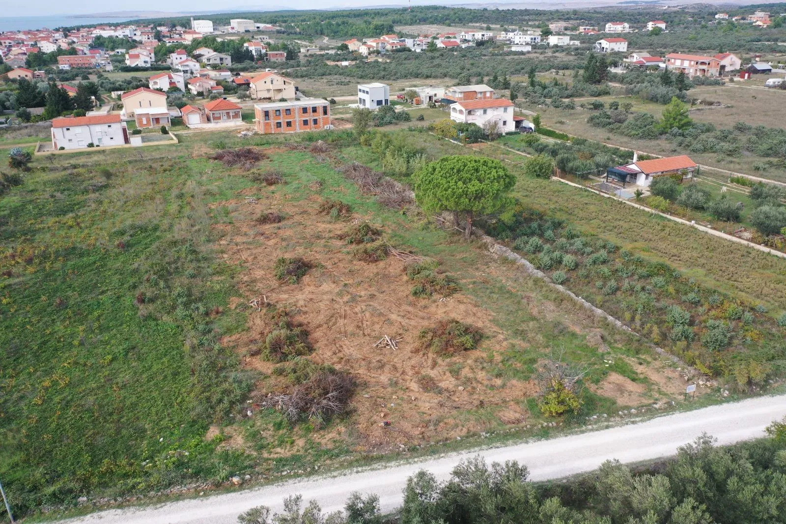 vrsi: građevinska zemljišta površine 500 m2 i 953 m2 - slika 2