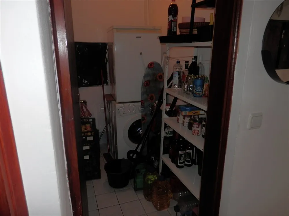 kuća sa dva stana, ukupne površine 200 m2, na mirnoj lokaciji u prirodi - slika 35