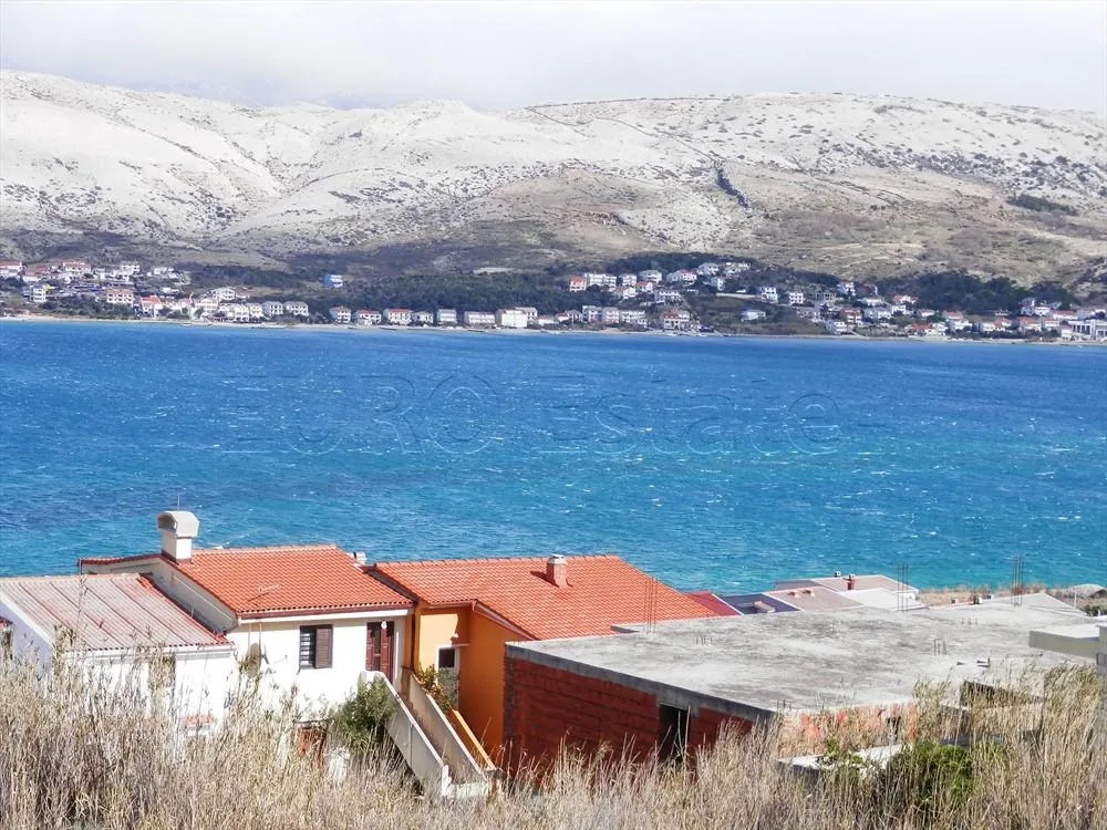 Pag (Vodice): građevinsko zemljište površine 1225 m2, 280 m od mora