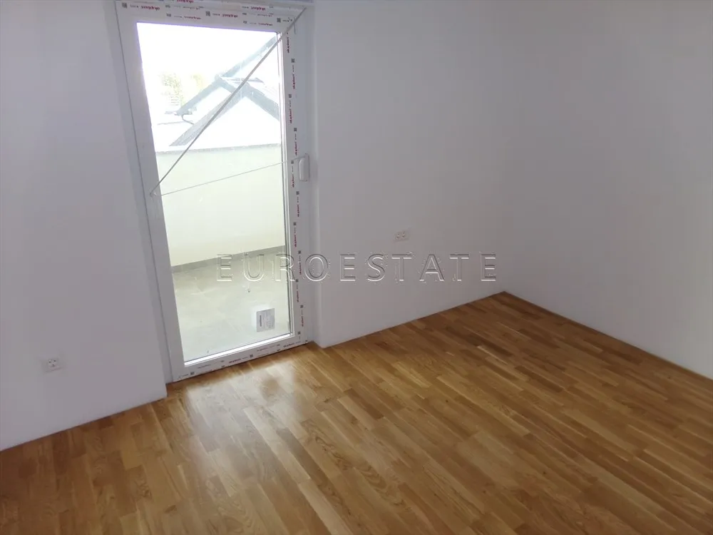 sračinec: dvoetažni 4-sobni stan sa dvorištem i parkiralištem, sveukupne površine 275 m2, novogradnja - slika 21