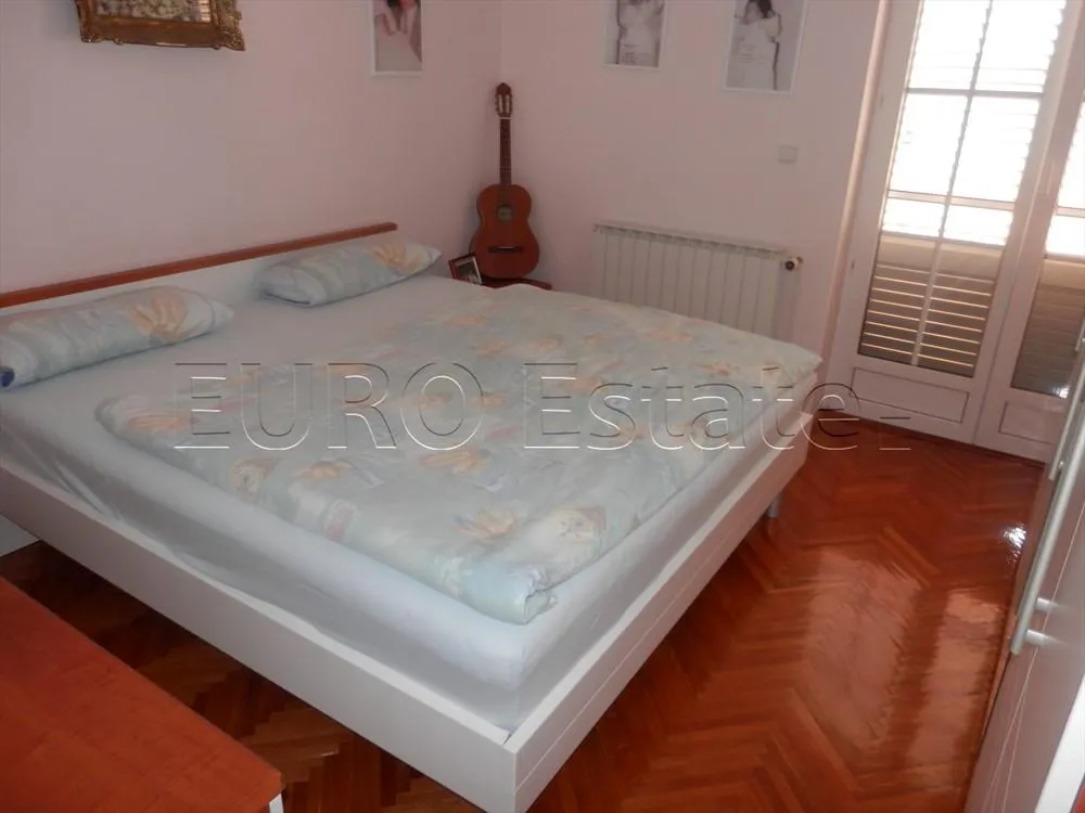 srima; luksuzna višekatnica s 5 apartmana, 30 metara od mora ! - slika 20