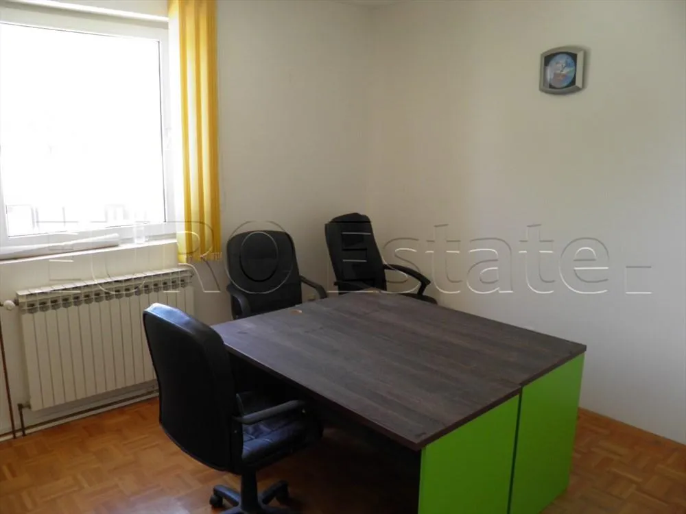 varaždin: upravna zgrada sa halom 1300 m2, ind. dvorište 3370 m2 - slika 13