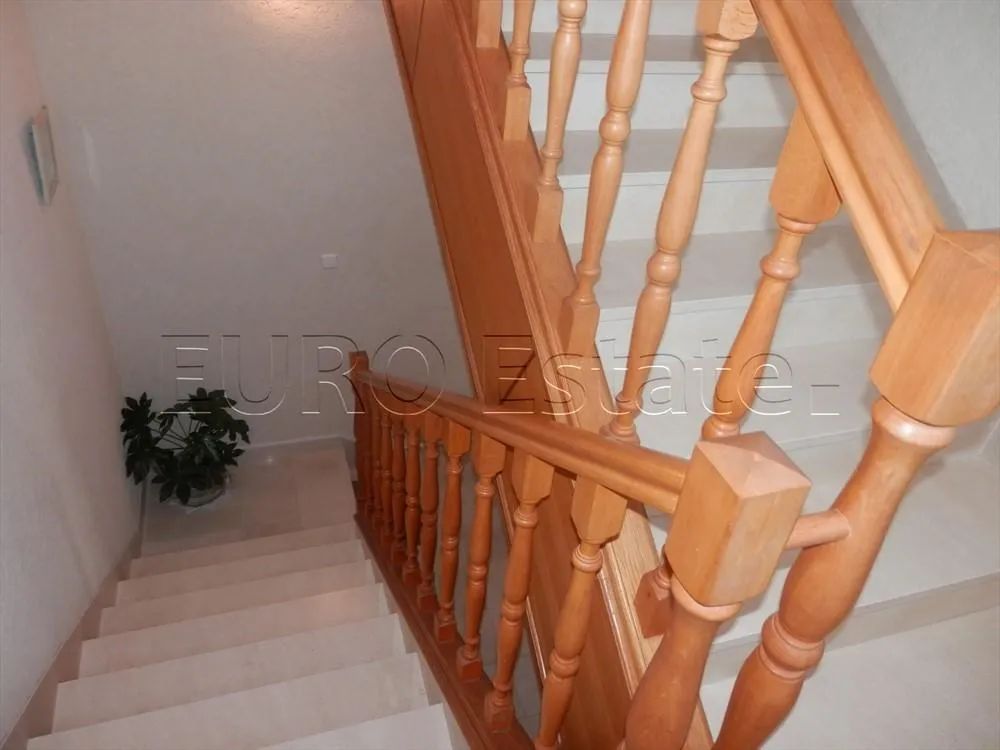 srima; luksuzna višekatnica s 5 apartmana, 30 metara od mora ! - slika 24