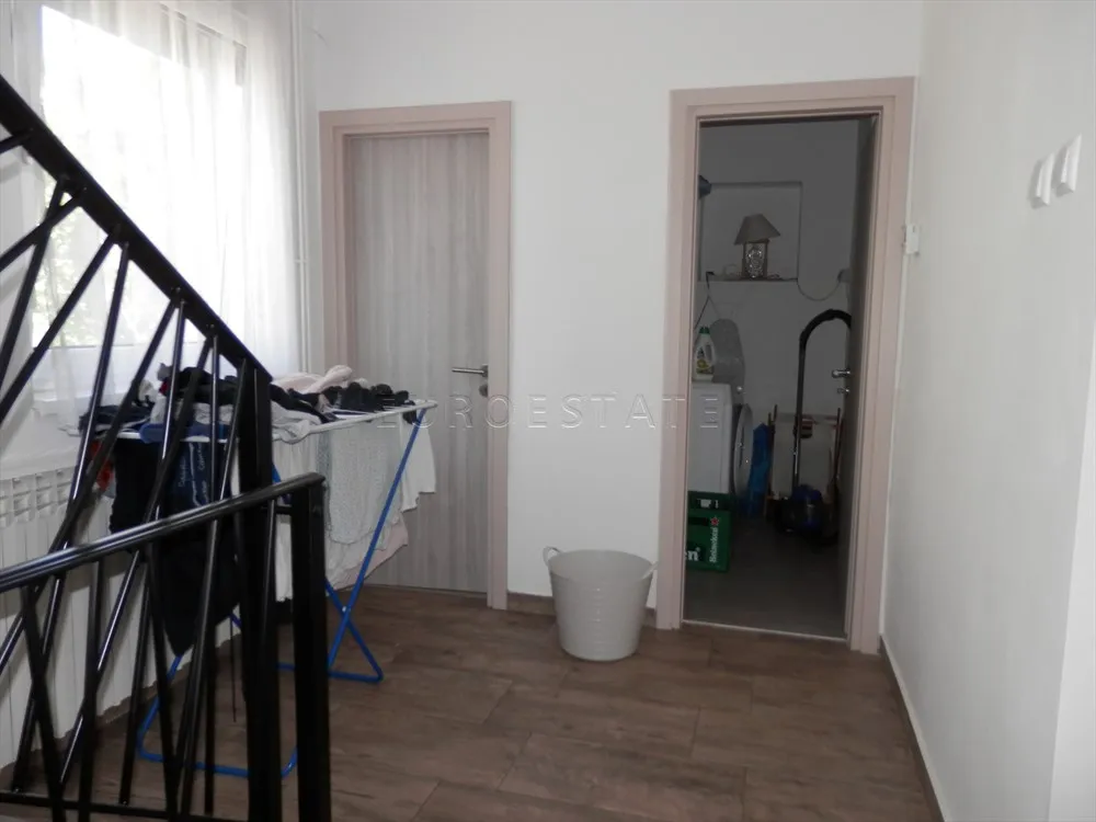varaždin: renovirana dvojna kuća površine 135 m2, sa garažom i dvorištem - slika 12