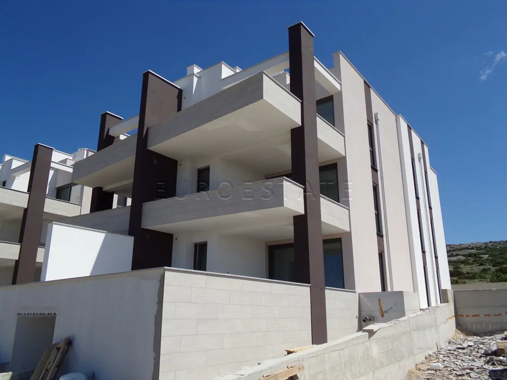 šimuni: nov, 3-sobni stan, prizemlje, neto 116,63 m2, bruto 270,97 m2 - slika 3