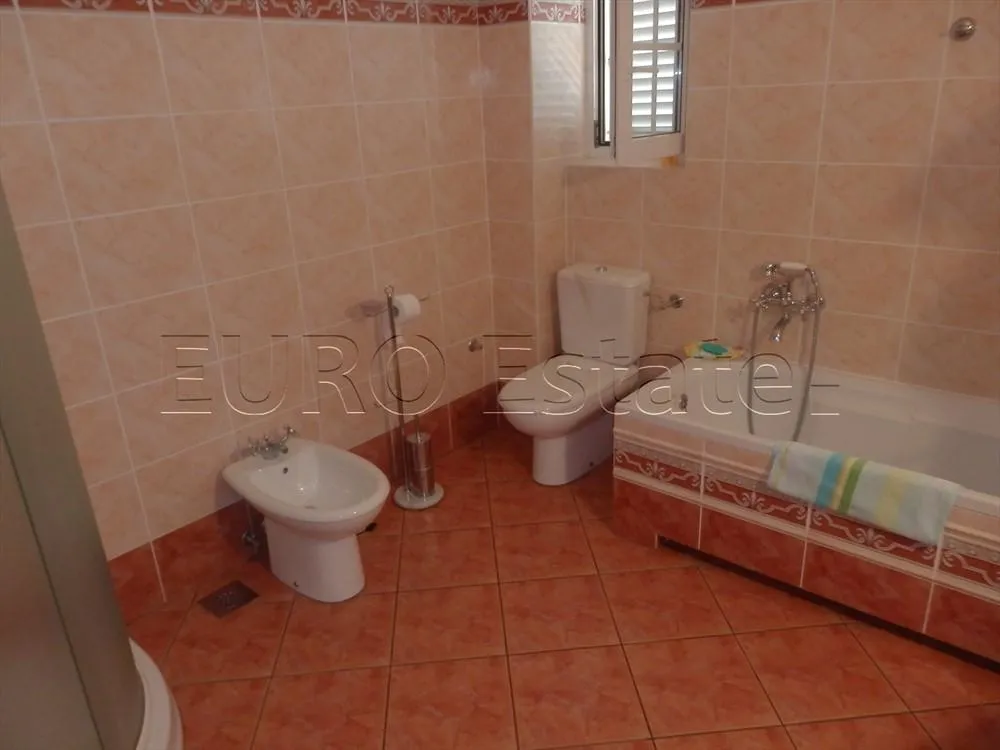 srima; luksuzna višekatnica s 5 apartmana, 30 metara od mora ! - slika 29