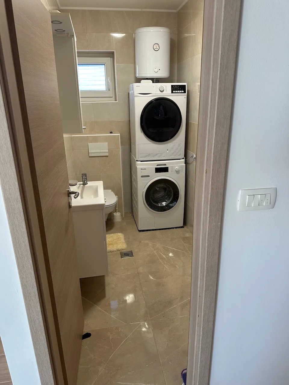 košljun: luksuzna kuća sa dva stana i ukupno 180 m2, 1. red do mora - slika 49