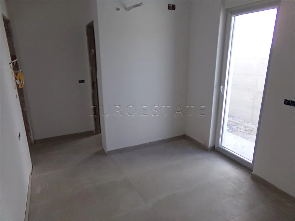 šimuni: nov, 3-sobni stan, prizemlje, neto 107,55 m2, bruto 214,77 m2 - slika 21