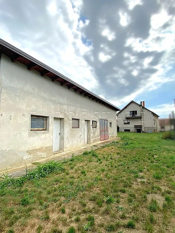prelog: kuća sa pomoćnim zgradama i velikim zemljištem na prodaju, 254,42 m2 bruto - slika 6