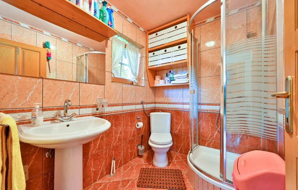 gornja voća: luksuzna kuća za odmor, 200 m2, 3200 m2 okućnice, bazen - slika 37