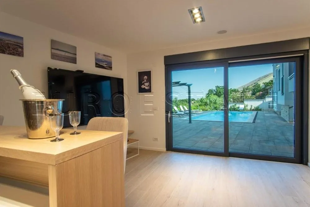 pag: luksuzna smart home vila s bazenom, neto 245,60 m2 - slika 6