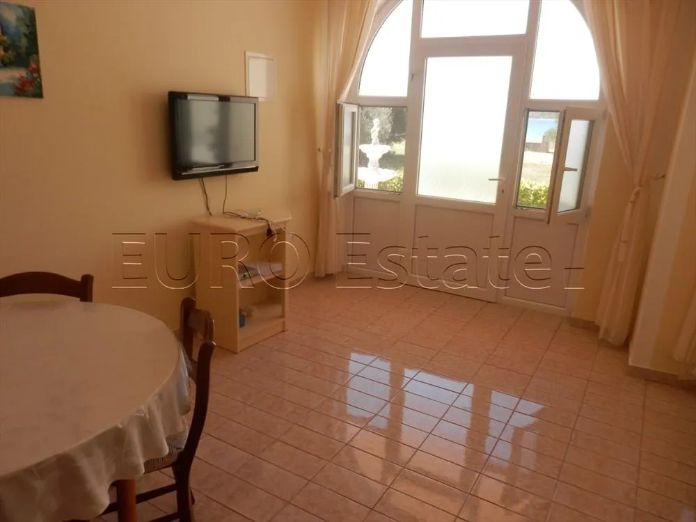 srima; luksuzna višekatnica s 5 apartmana, 30 metara od mora ! - slika 10