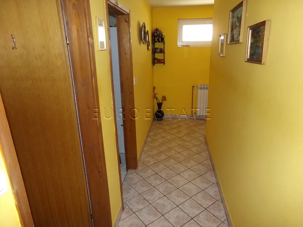 varaždin: odlična kuća novije gradnje u centru grada, površine 226 m2 - slika 19