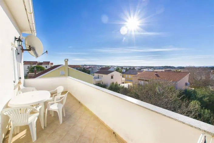 novalja: apartmanska zgrada od 700 m2, 8 apartmana, pogled na more ! - slika 4