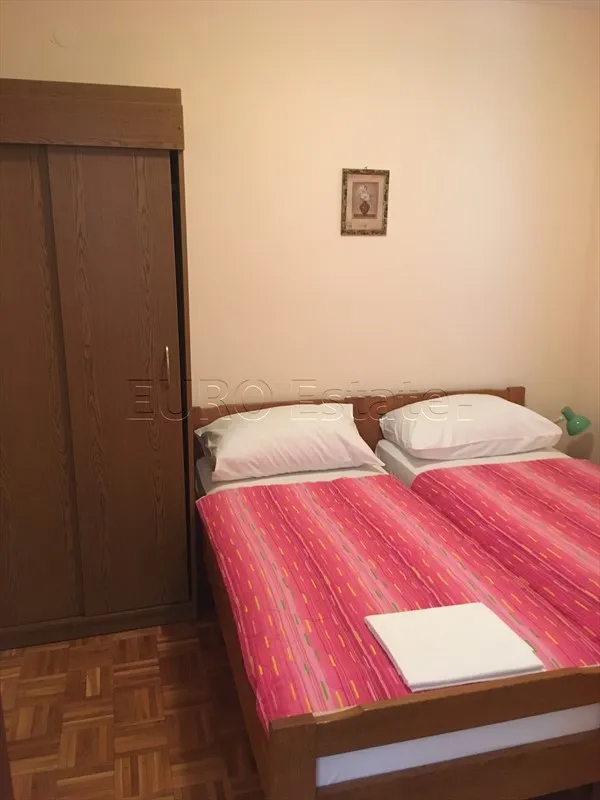 vodice(srima): zgrada sa 11 apartmana i 740 m2, samo 70 m do plaže - slika 6