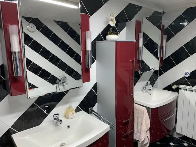 gornje makojišće: temeljito renovirana, prostrana kuća od 400 m2 - slika 23