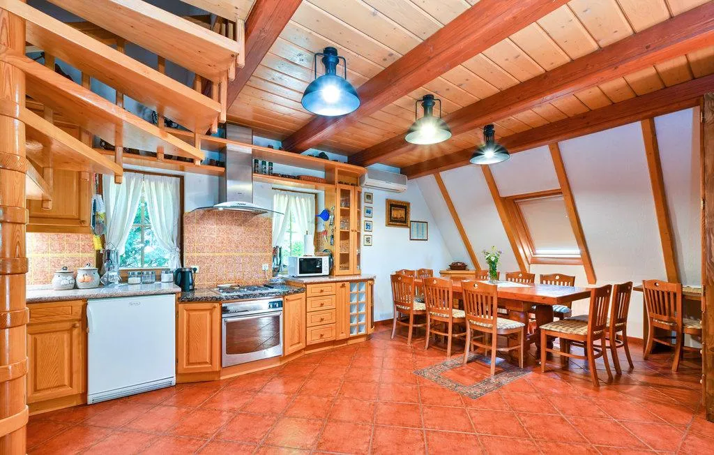 gornja voća: luksuzna kuća za odmor, 200 m2, 3200 m2 okućnice, bazen - slika 17